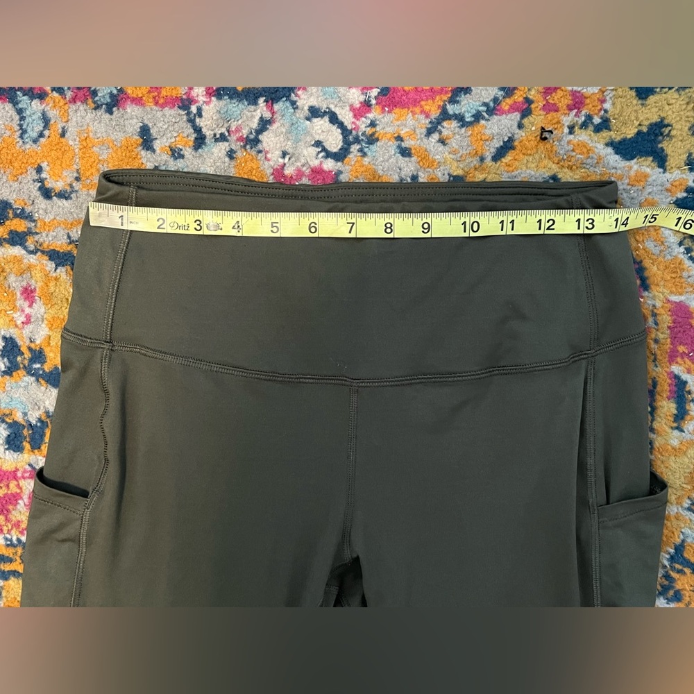 Leggings pants - Unknown brand Green Workout - size is approx Large. Pockets - Picture 4 of 13